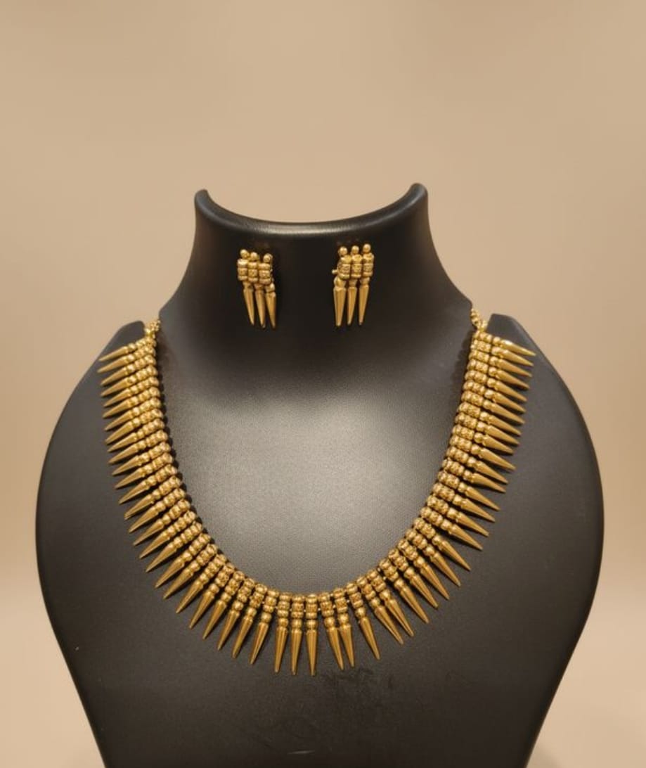 Suvarna Kanta Necklace Set